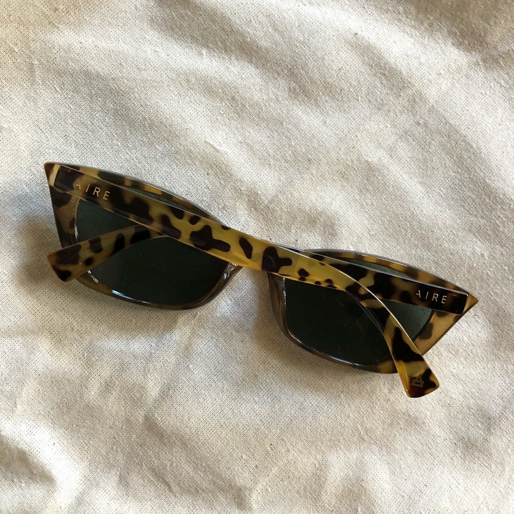Aire Cat Eye Sunglasses in Milky Tort